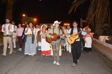 Peregrinación desde San Juan hacia Jinámar. ofrenda, reparto del potaje y festival folclórico (Foto TA y TF)